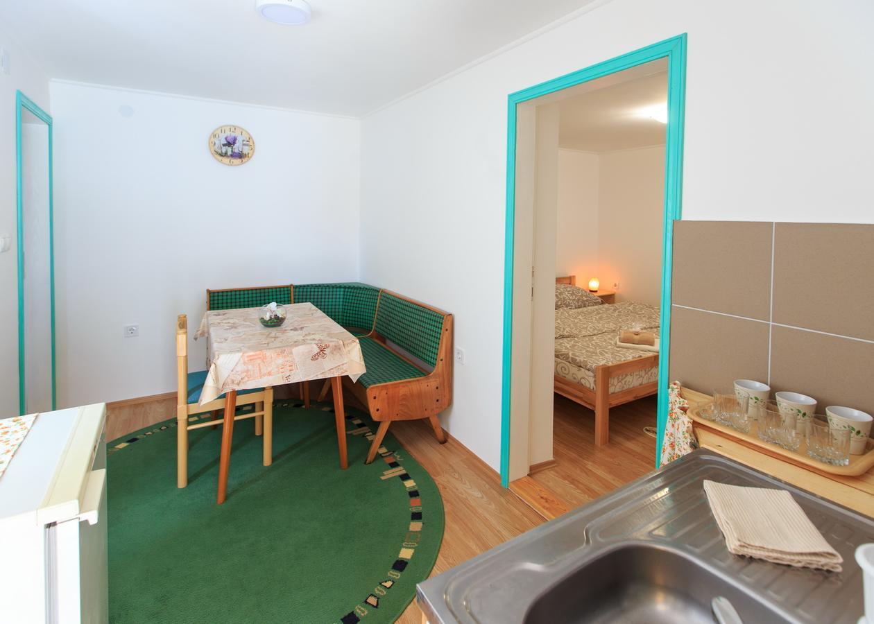 Fortuna Apartments Pacir エクステリア 写真